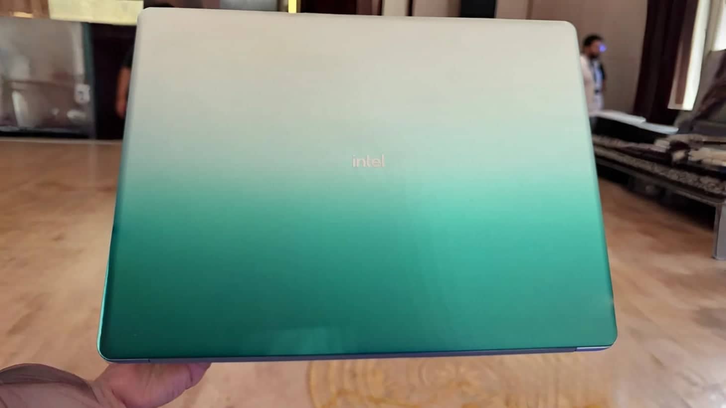 Intel muestra laptop Wildcat Lake fanless con 16 GB RAM