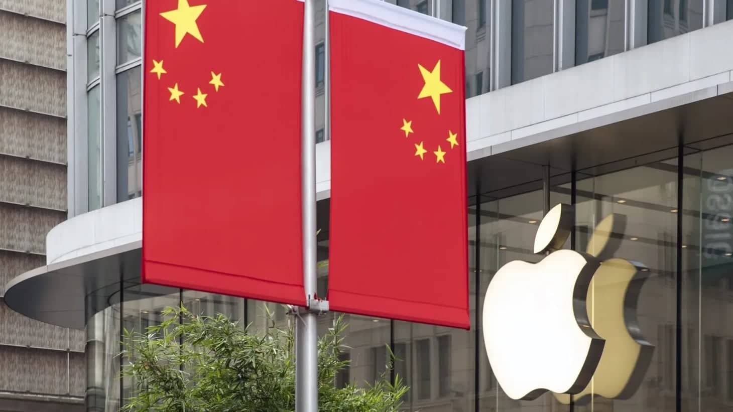Apple cuts China App Store commission to 25%