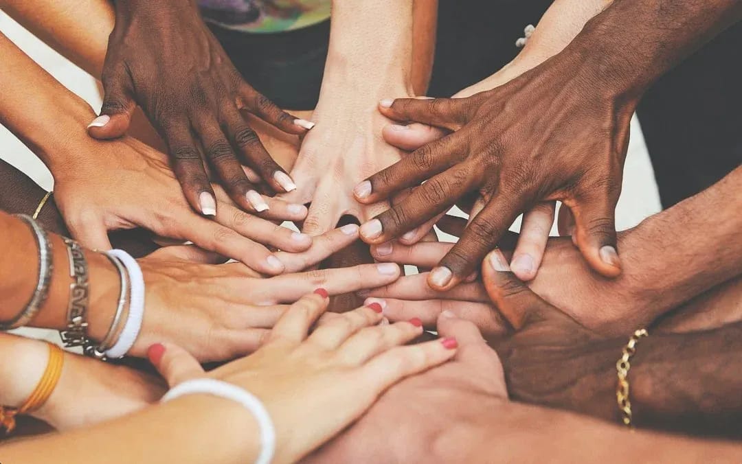 Three Conversation Mindsets From Happiness Research: Your Tuesday Evening Conversation Just Needs This 15-Minute Upgrade