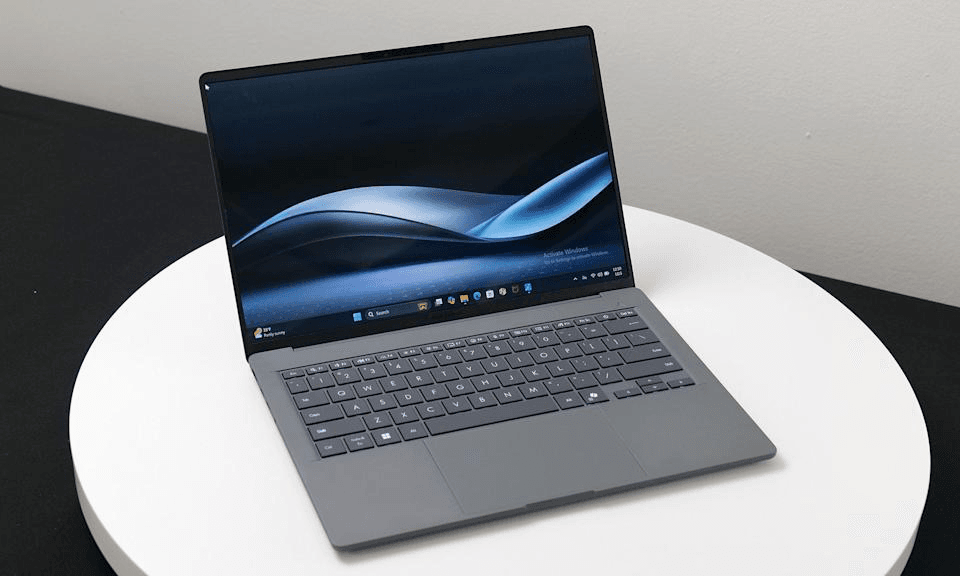 ASUS Zenbook A14: когда 990 граммов меняют всё