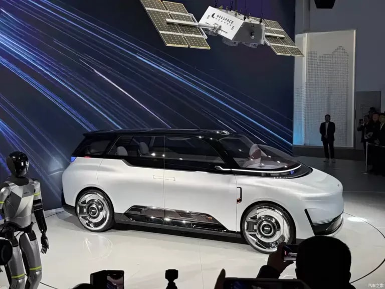 Geely unveils 196‑billion‑parameter EVA Cab L4 robotaxi