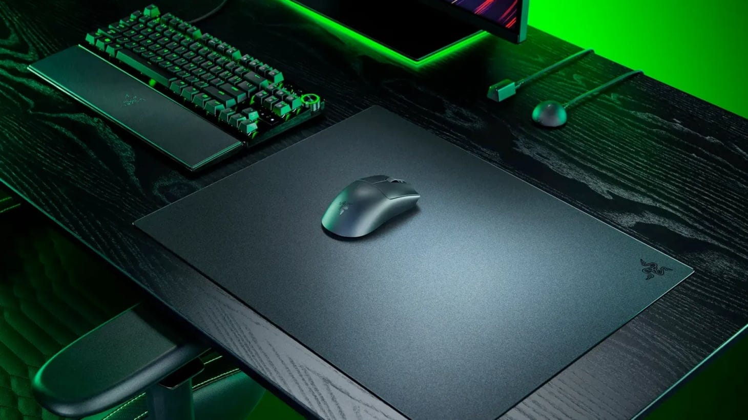 Razer launches Atlas Pro glass pad at 1.9 mm thickness