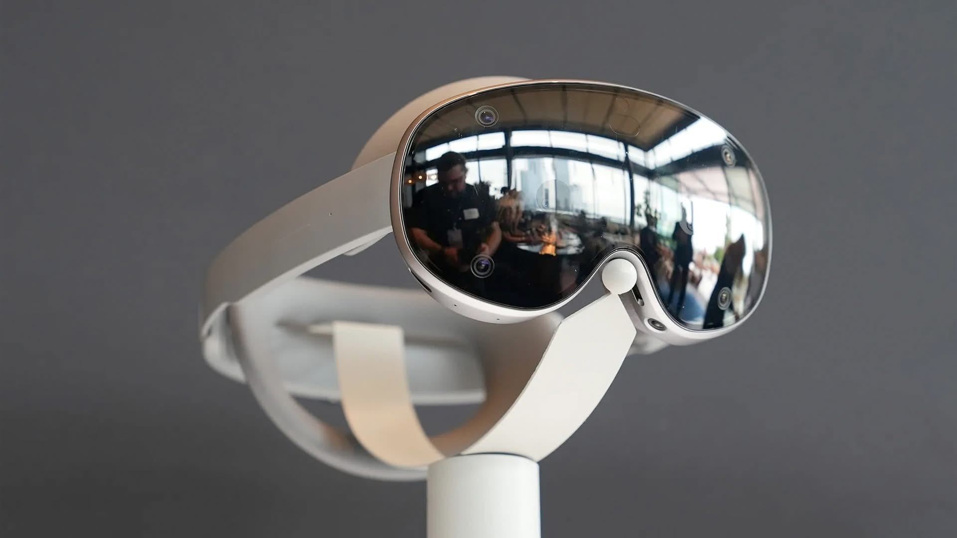 Samsung Galaxy XR takes on Vision Pro at $1,799