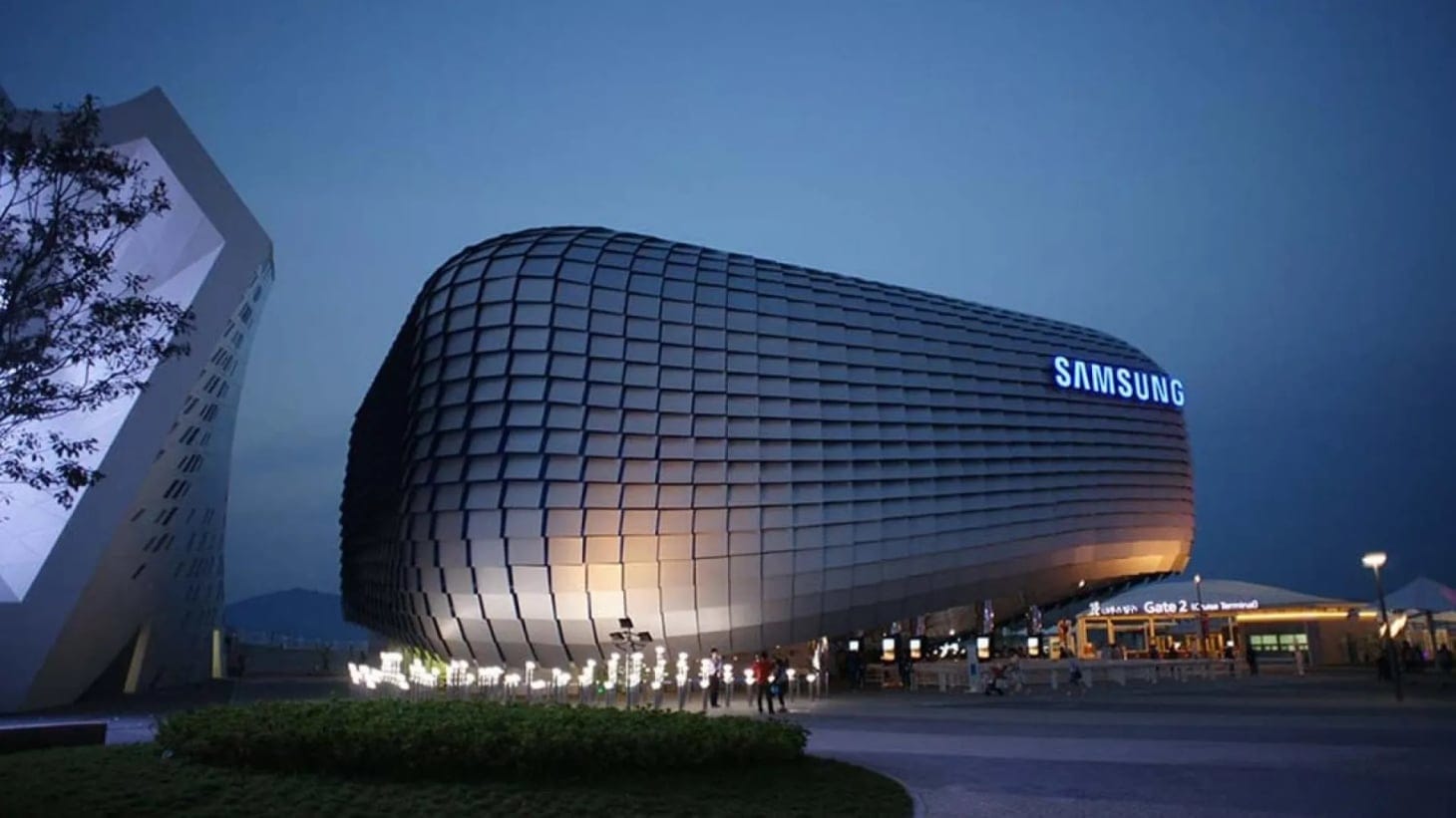 Samsung сокращает расходы на 30 % и переводит в ЧР