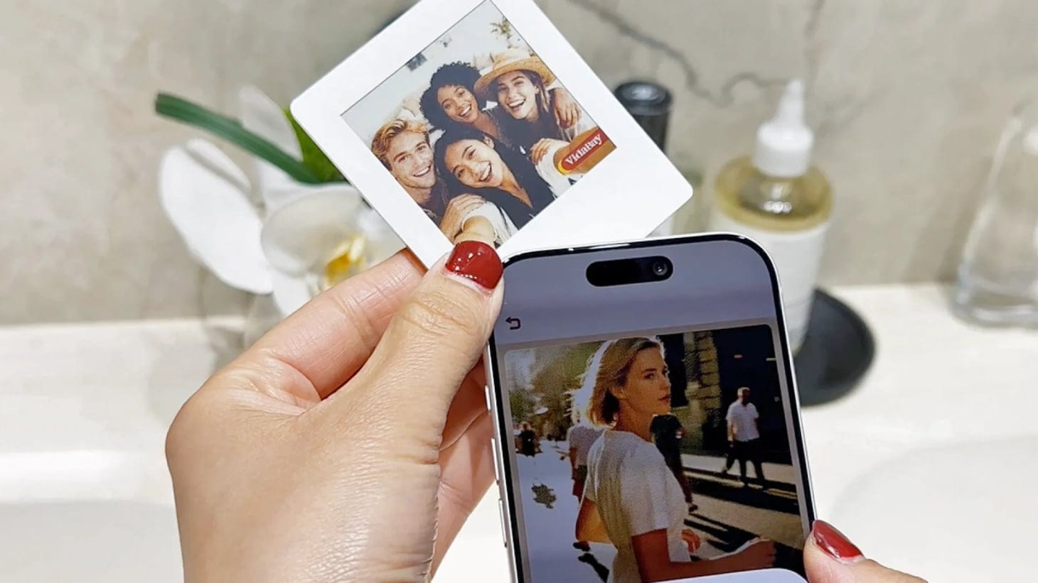 VidaBay Classic Plus NFC Magnet Shows Battery‑Free Photos