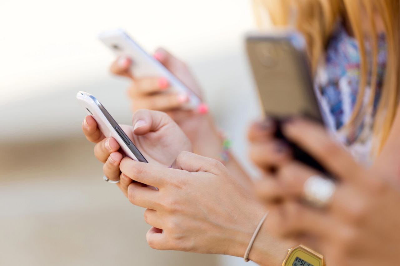 ¿Los smartphones están robando tu salud y productividad?